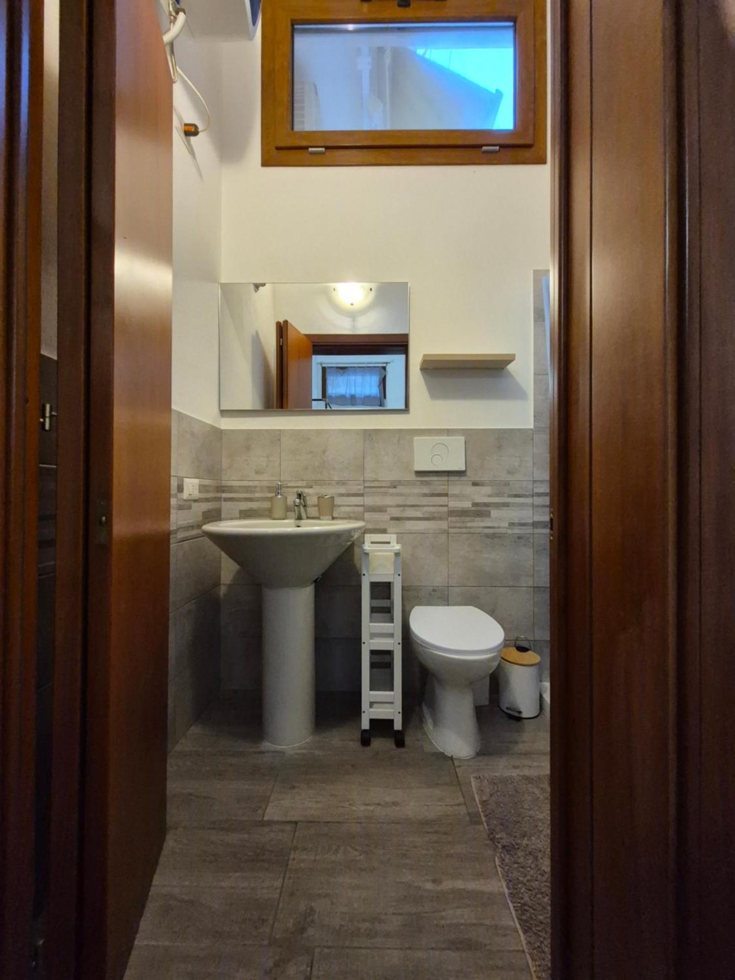 Casa Vacanza Monoboito กวาร์ตู ซานเตเลนา ภายนอก รูปภาพ