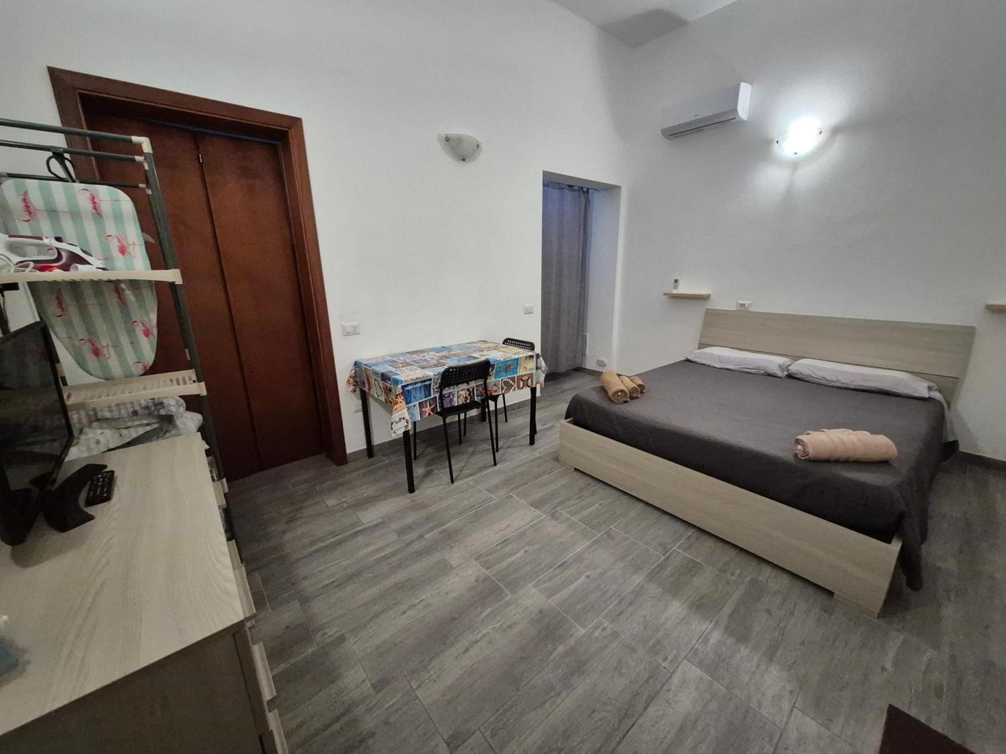 Casa Vacanza Monoboito กวาร์ตู ซานเตเลนา ภายนอก รูปภาพ